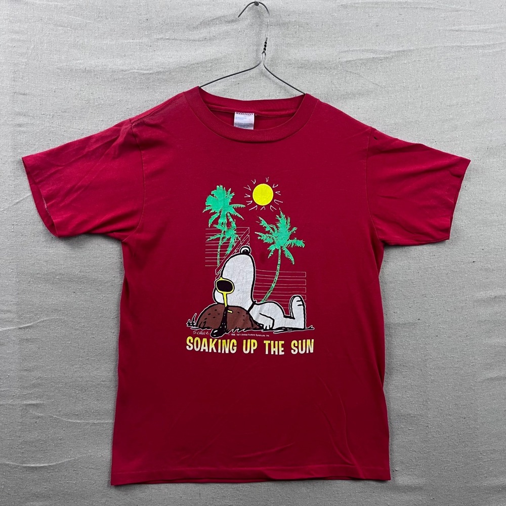 Artex Snoopy T-Shirt Mens Small Red Vintage 80s Peanuts Soaking Up The Sun USA